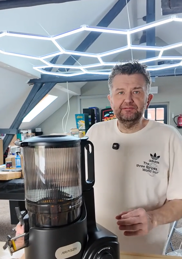 Meet the AIRMSEN 5.8" Wide-Chute Juicer 🥬✨