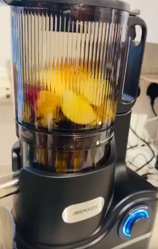 Meet the AIRMSEN 5.8" Wide-Chute Juicer 🥬✨